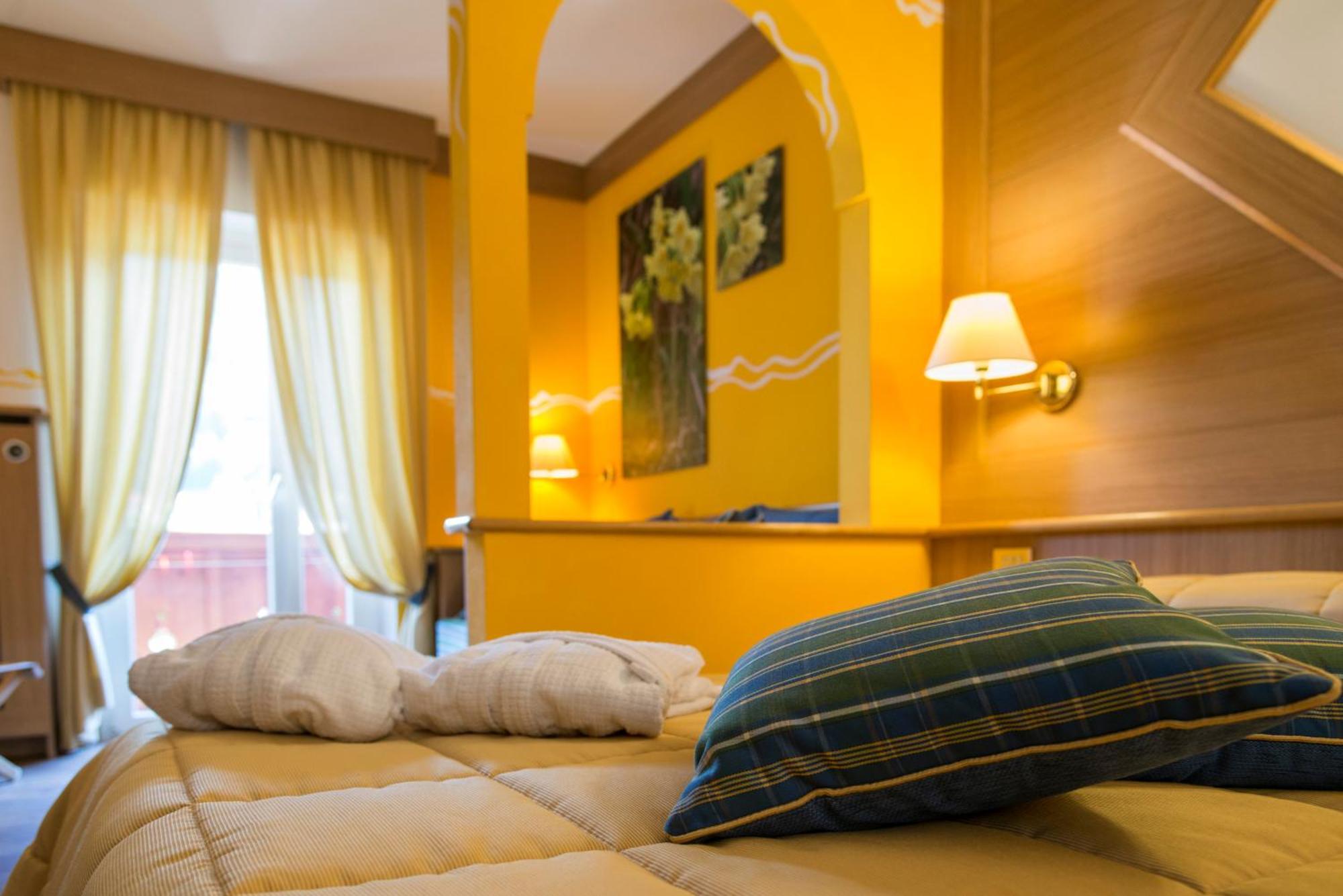 Hotel La Serenella Moena Szoba fotó